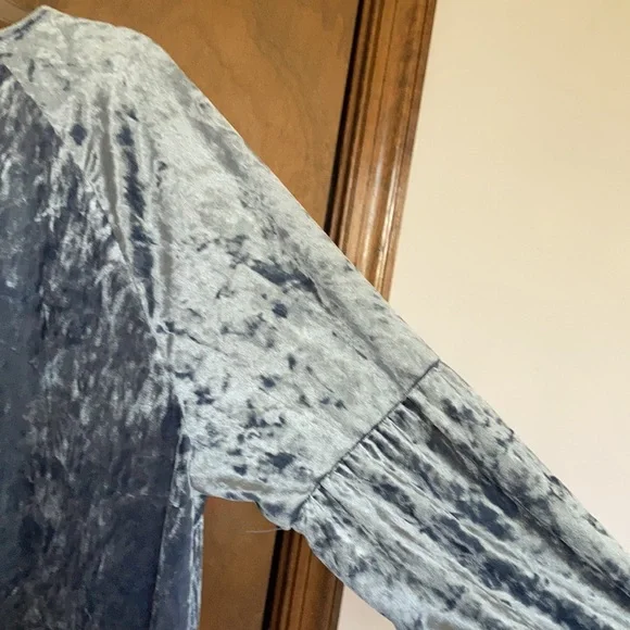 LC Lauren Conrad duller blue velvet volume sleeve top  boho vibe size XL - Picture 11 of 15